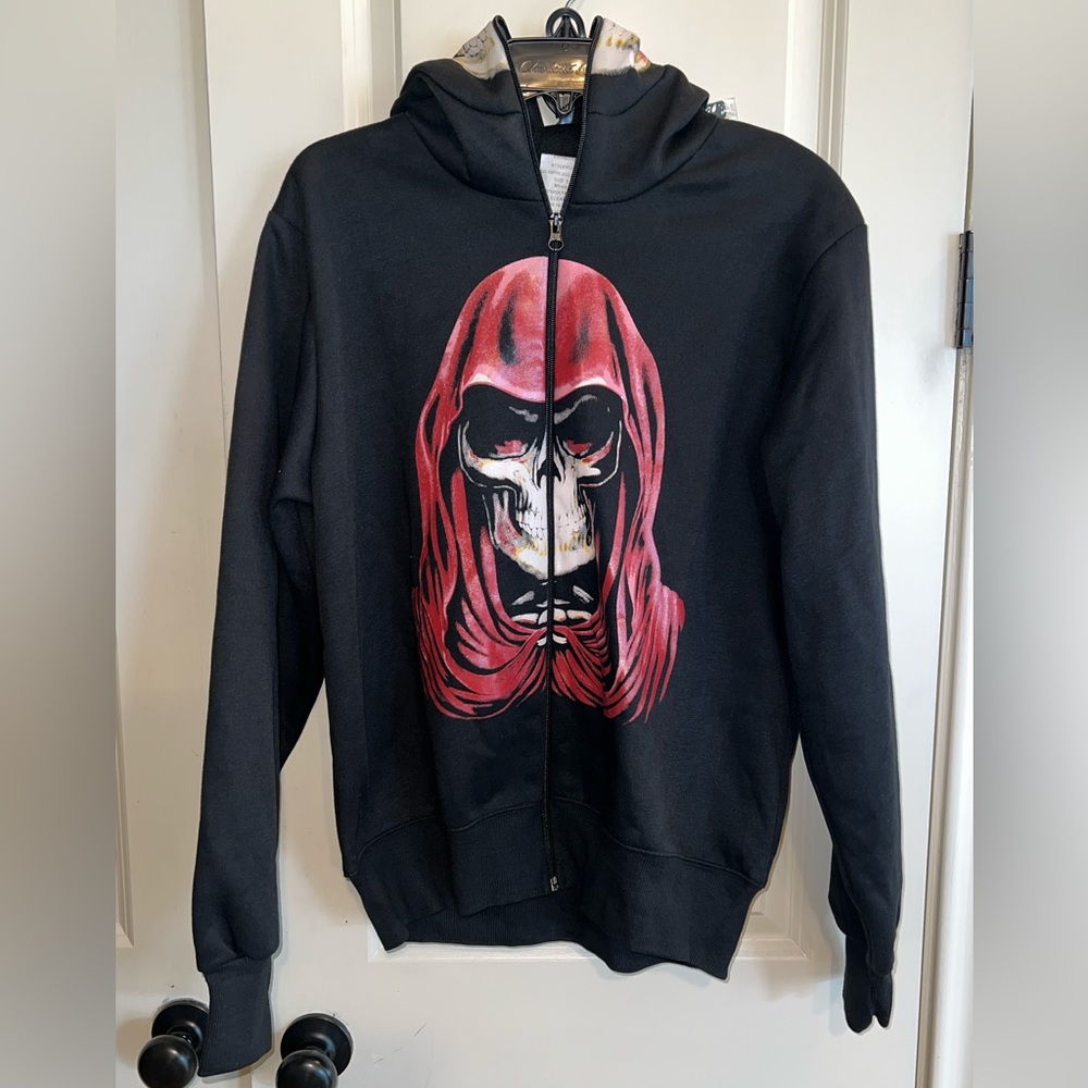 Charades Evil Empire Skull Hoodie Men’s Size Small/Women’s Size Medium BNWT
